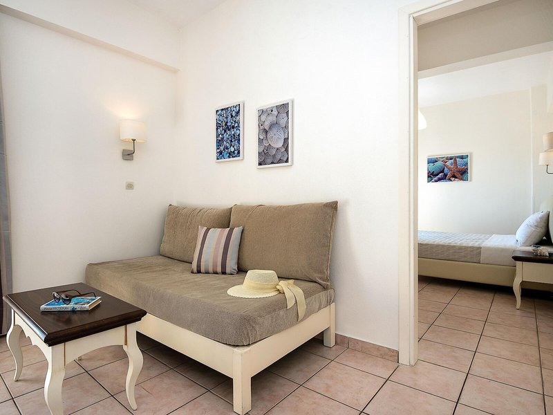 Diamond Apartments & Suites 17