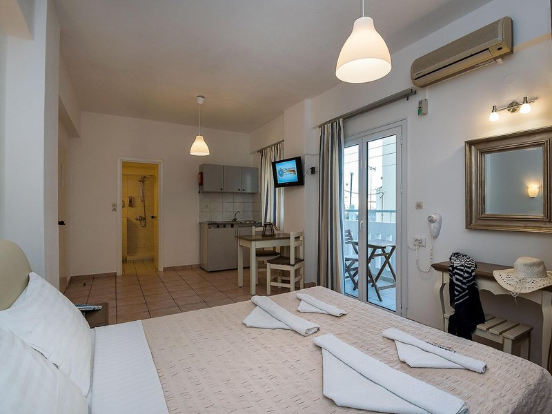 Diamond Apartments & Suites 38