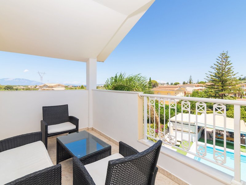 Oscar Villa & Studios 3