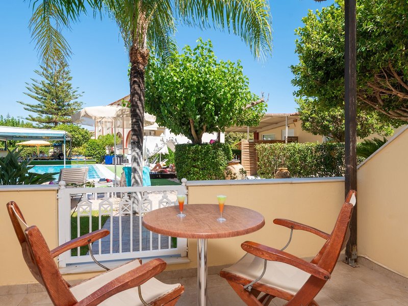 Oscar Villa & Studios 4