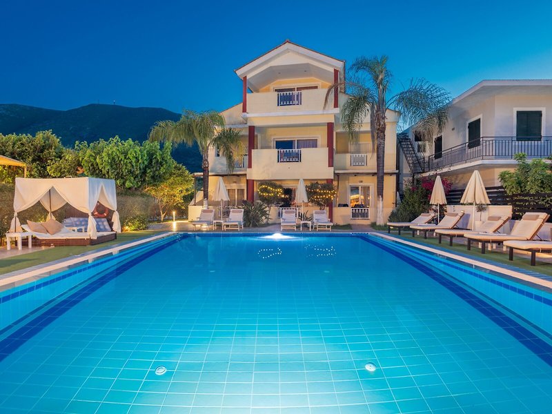 Oscar Villa & Studios 10