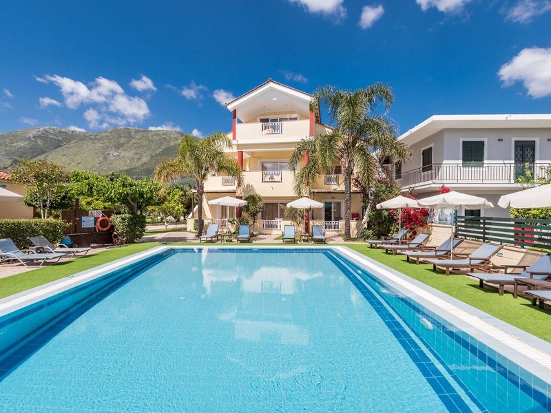 Oscar Villa & Studios 13