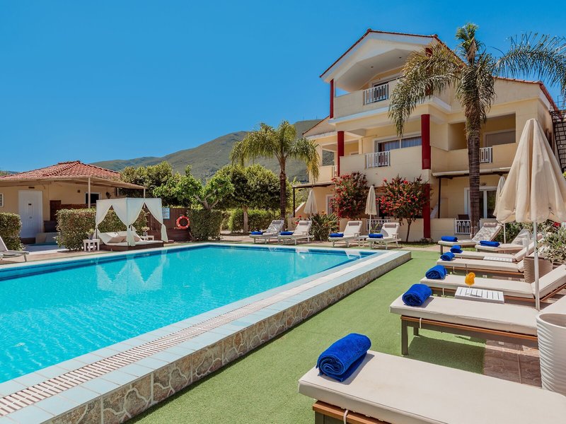 Oscar Villa & Studios 14