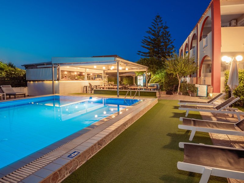 Oscar Villa & Studios 15