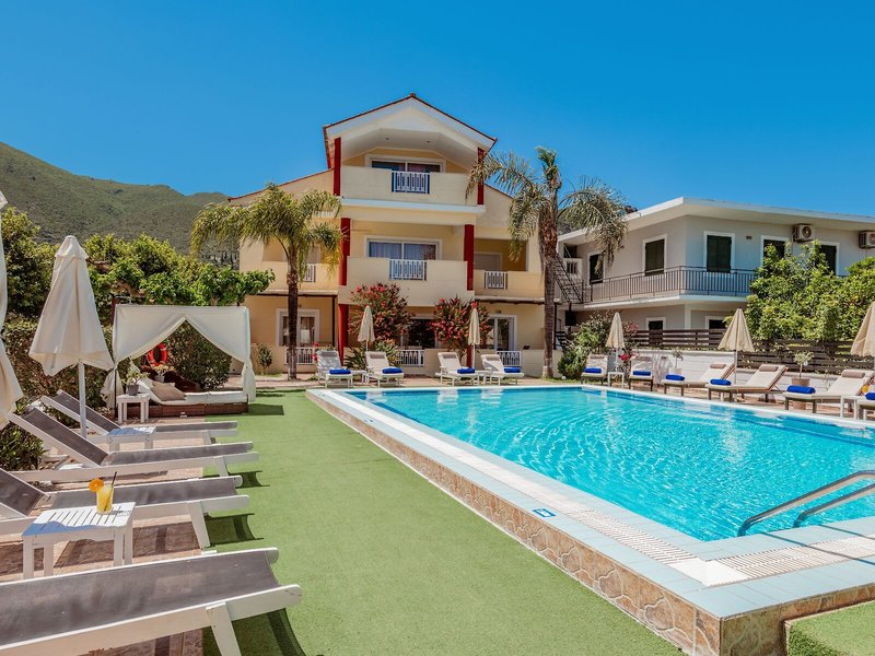 Oscar Villa & Studios 19