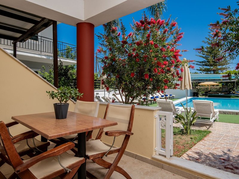 Oscar Villa & Studios 20