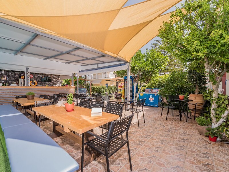 Oscar Villa & Studios 25