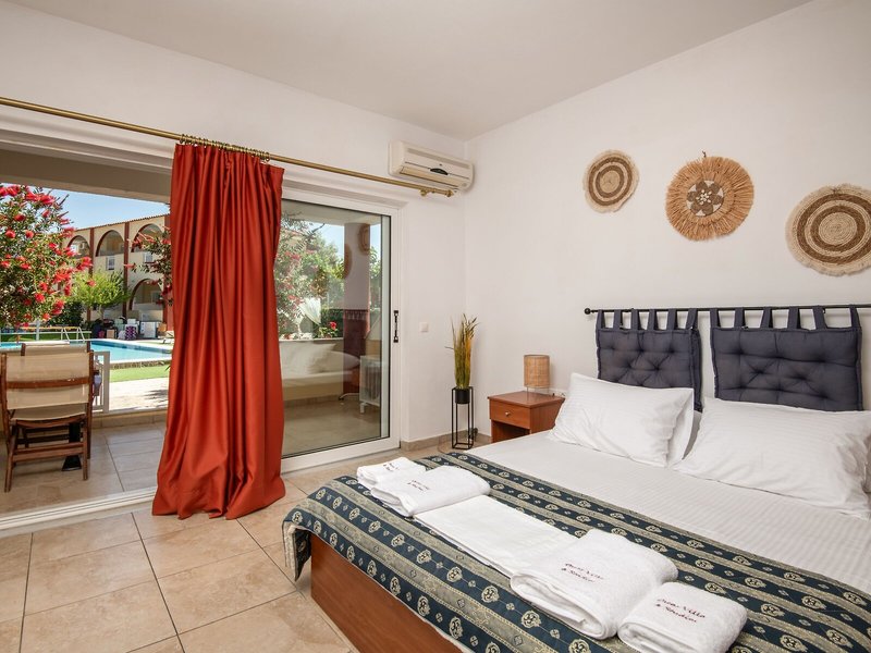 Oscar Villa & Studios 33