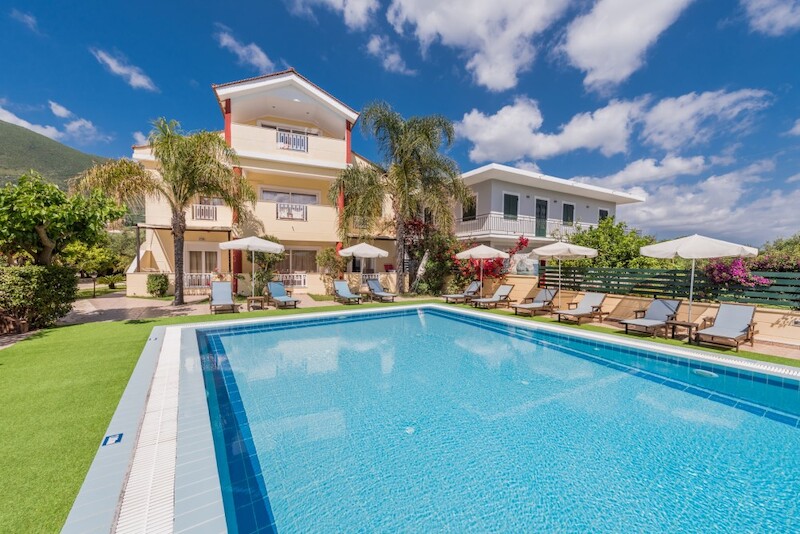 Oscar Villa & Studios 1