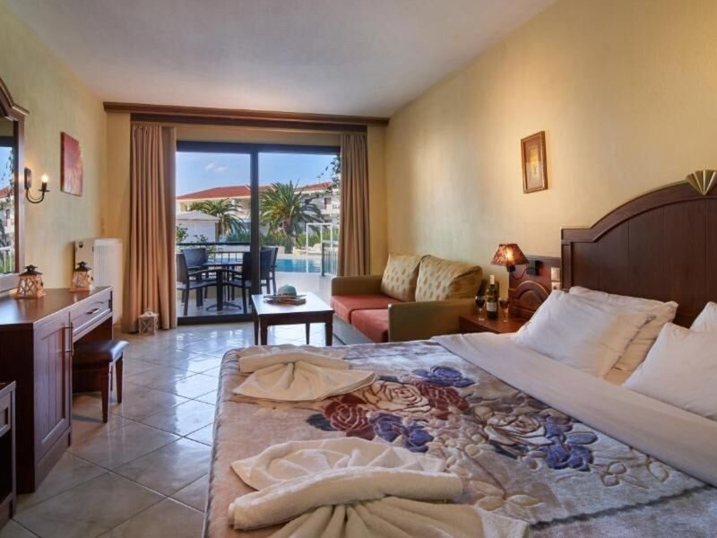 Toroni Blue Sea 28