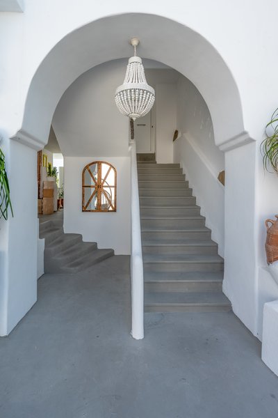 Kouros Home 8