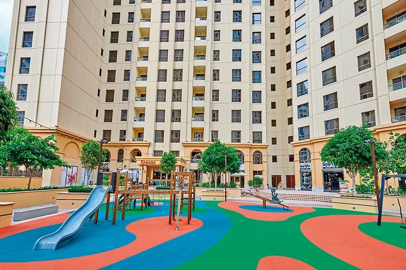 Hawthorn Hotel & Suites by Wyndham JBR 12