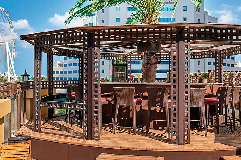 Hawthorn Hotel & Suites by Wyndham JBR 13