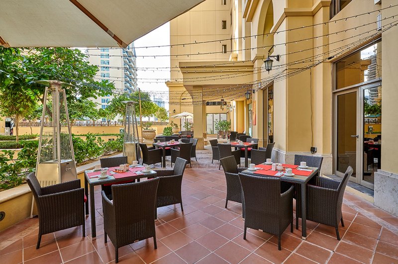 Hawthorn Hotel & Suites by Wyndham JBR 14