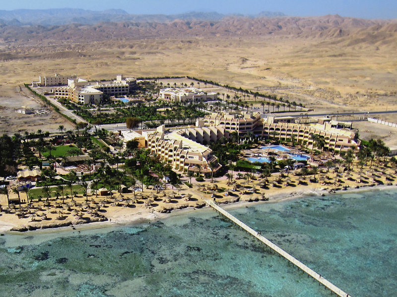 Flamenco Beach & Flamenco Resort 3