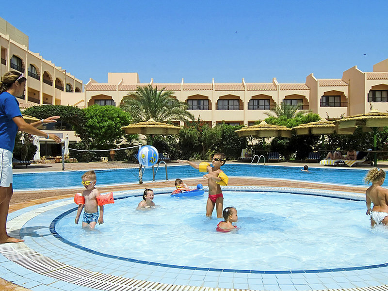 Flamenco Beach & Flamenco Resort 7