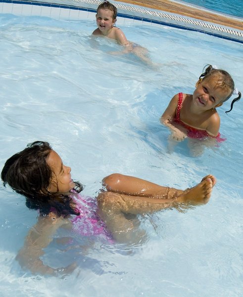 Flamenco Beach & Flamenco Resort 8