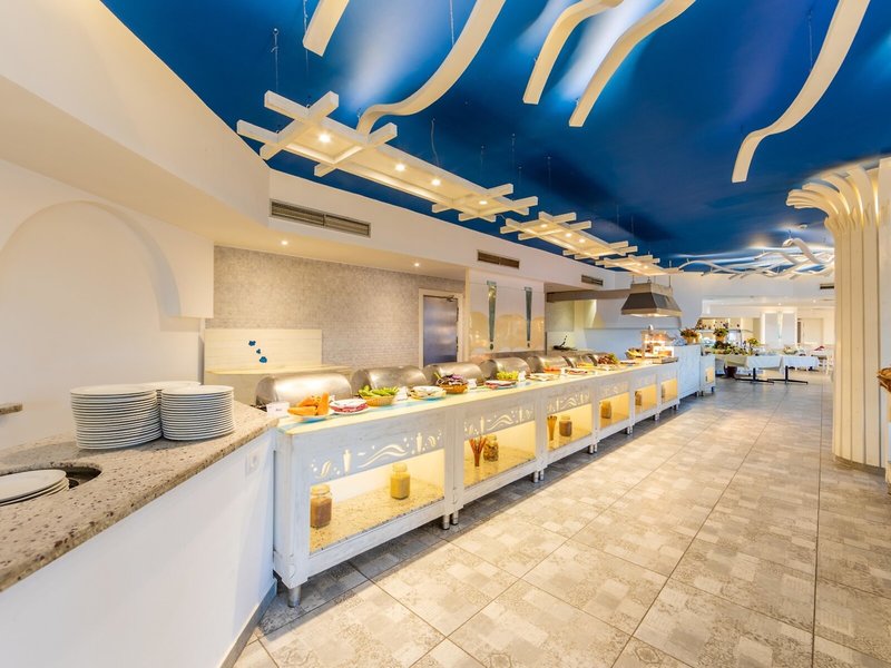 Flamenco Beach & Flamenco Resort 25