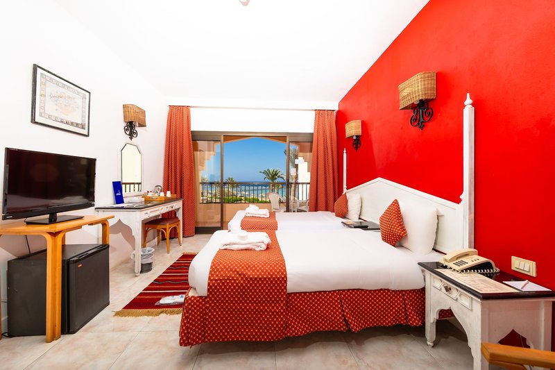 Flamenco Beach & Flamenco Resort 4