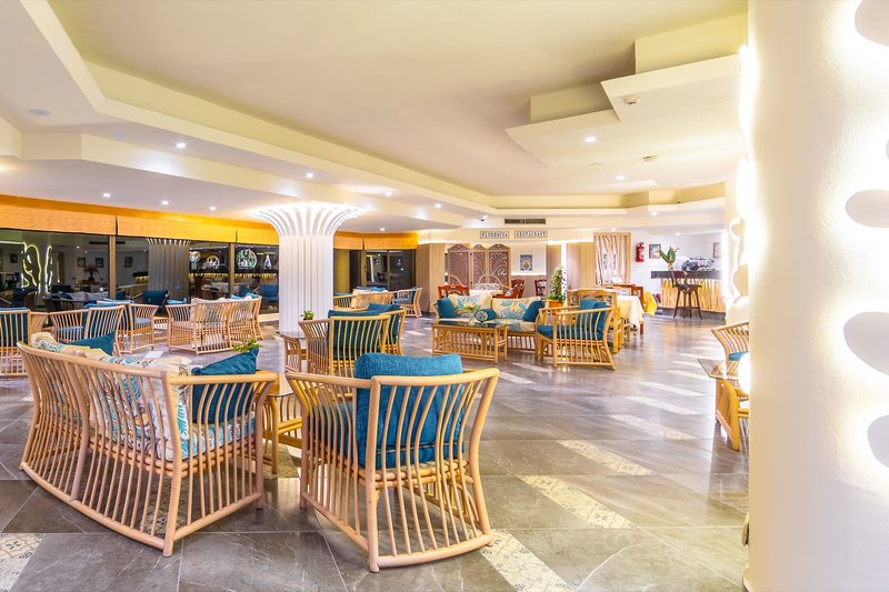 Flamenco Beach & Flamenco Resort 7