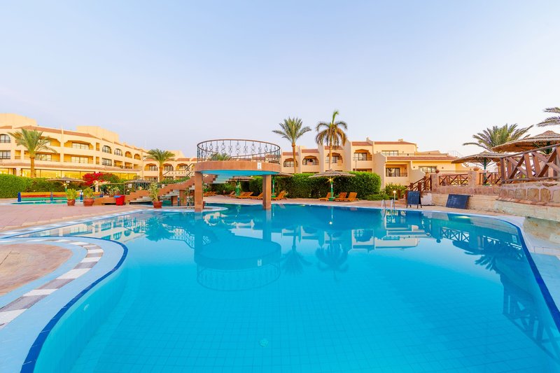 Flamenco Beach & Flamenco Resort 10