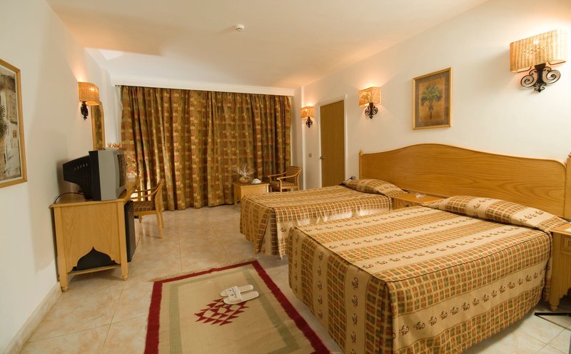 Flamenco Beach & Flamenco Resort 23