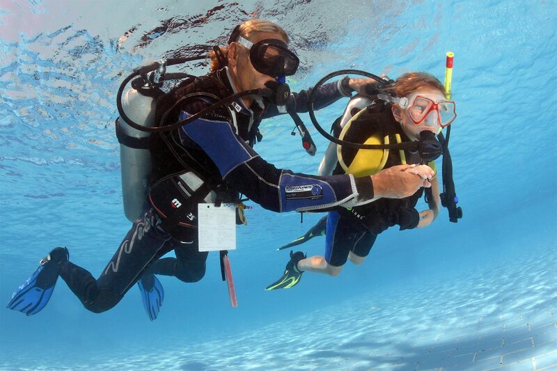 Flamenco Beach & Flamenco Resort 10