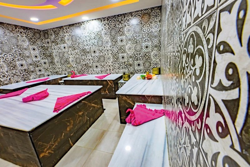 Flamenco Beach & Flamenco Resort 24