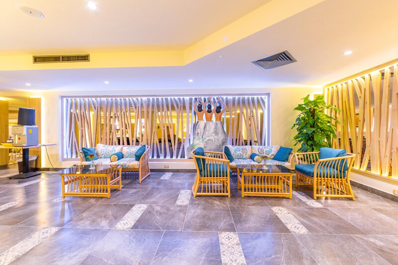 Flamenco Beach & Resort 22