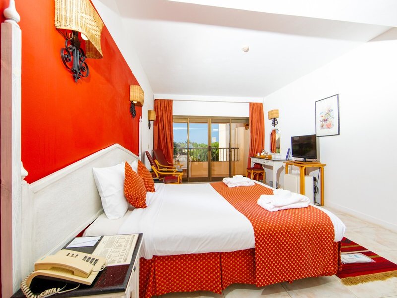 Flamenco Beach & Resort 35