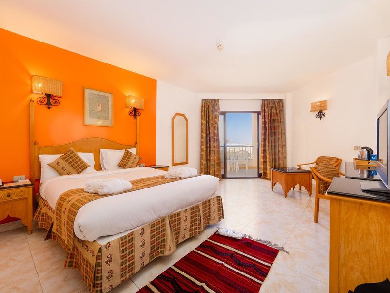 Flamenco Beach & Resort 40