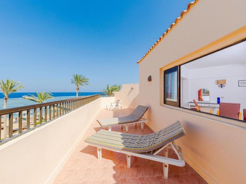 Flamenco Beach & Resort 45