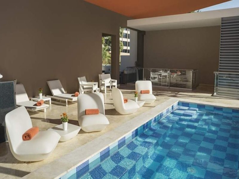 El Embajador A Royal Hideaway Hotel 8 - Outdoor Pool