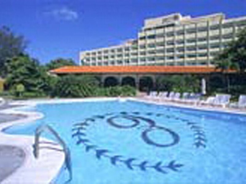 El Embajador A Royal Hideaway Hotel 13 - Outdoor Pool