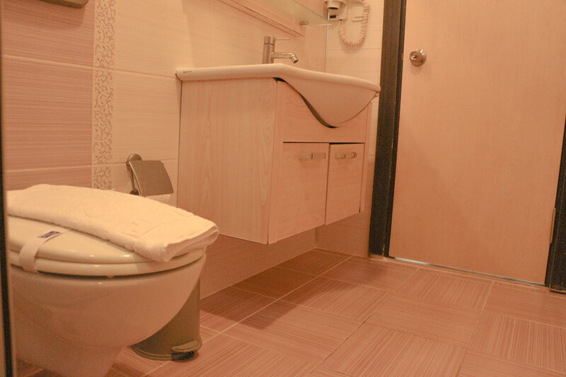 Hawaii Suite Beach Hotel 13