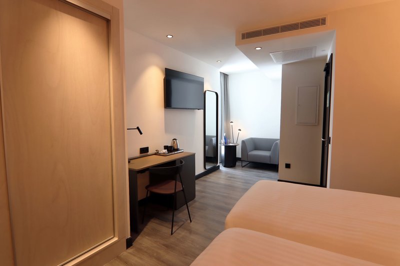 Silken Saaj Maar 21 - Room Example