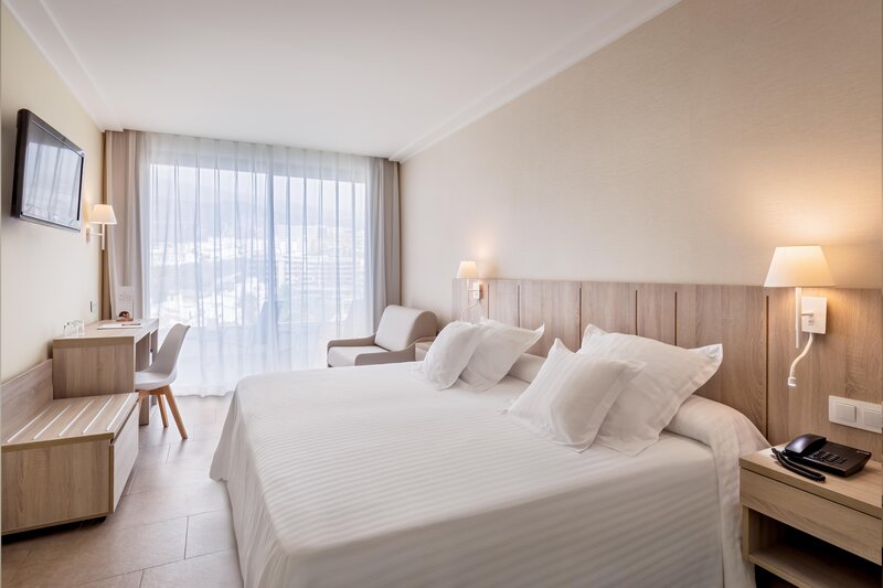 Barcelo Santiago 65