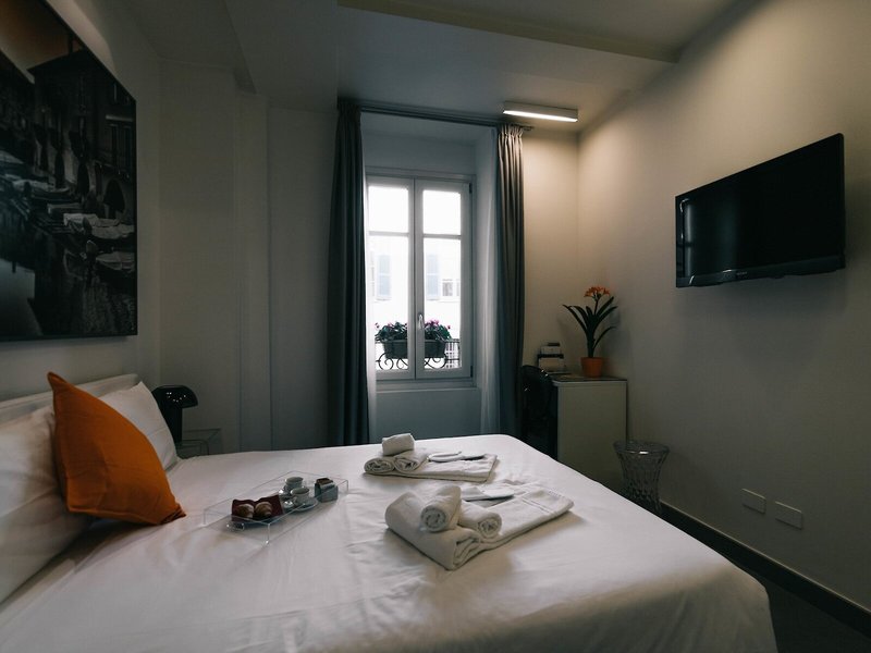 Avenue Hotel 24