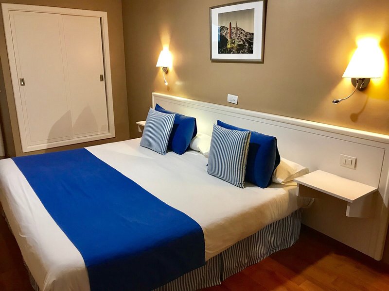 La Quinta Park Suites 36