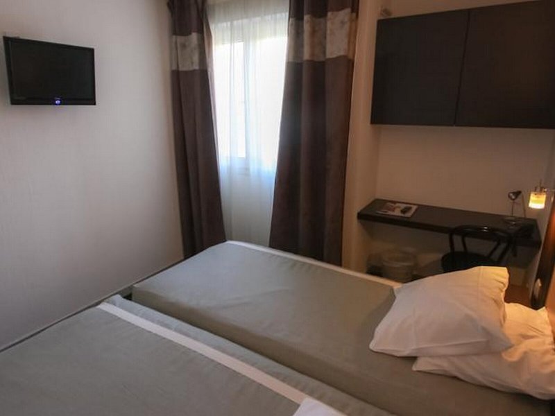 Adonis Arc Hotel Aix 33