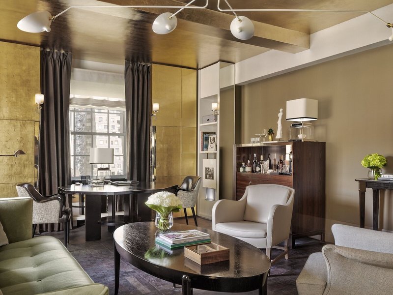 The Carlyle 16