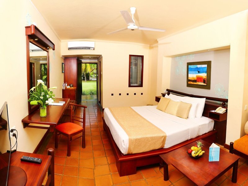The Palms Hotel 50
