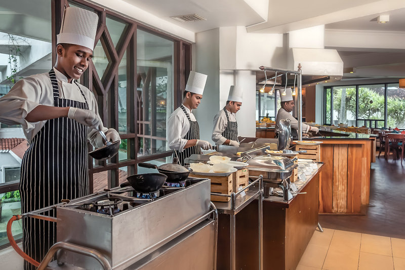 Tangerine Beach Hotel 12