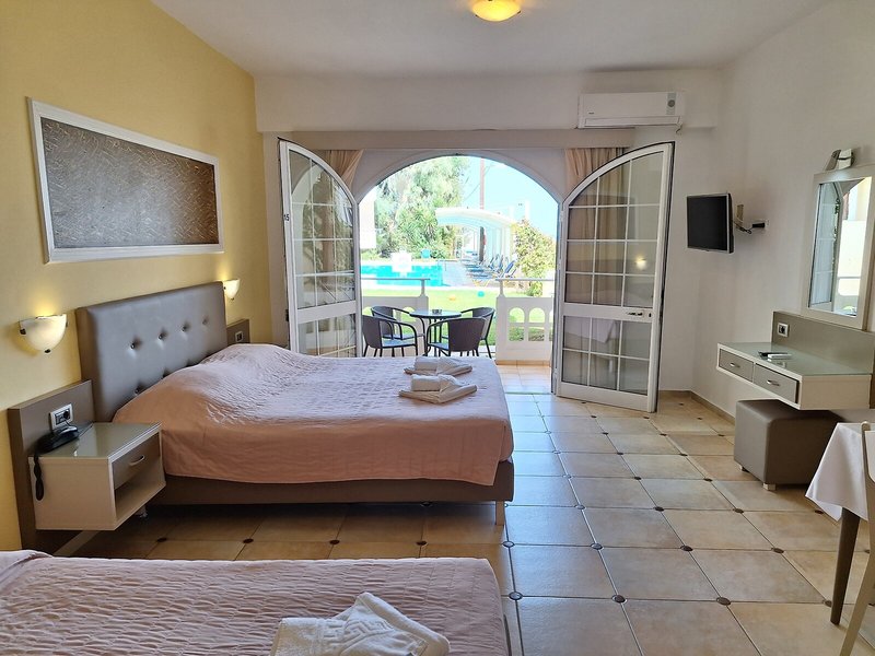 Perla Beach 28