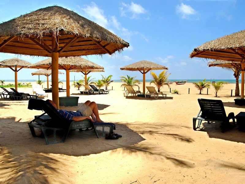 Goldi Sands 7