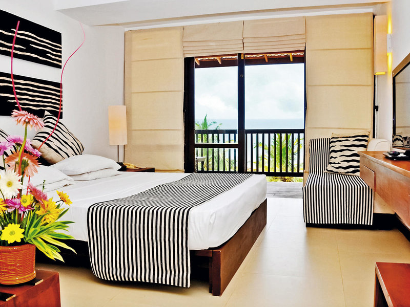 Goldi Sands 27