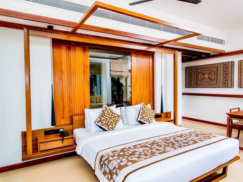 Goldi Sands 39