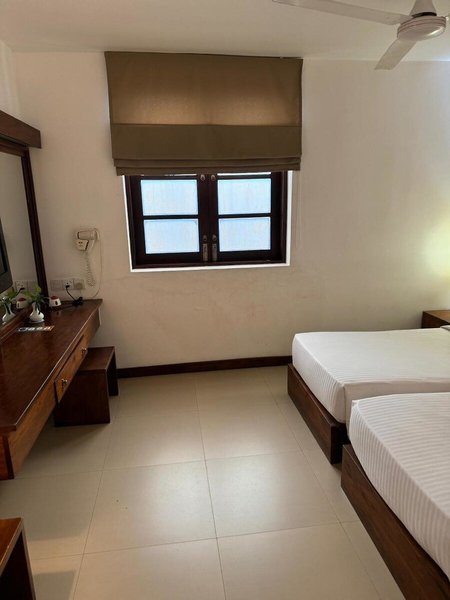 Goldi Sands 43