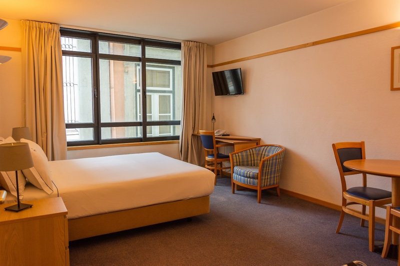 VIP Executive Éden Aparthotel 3