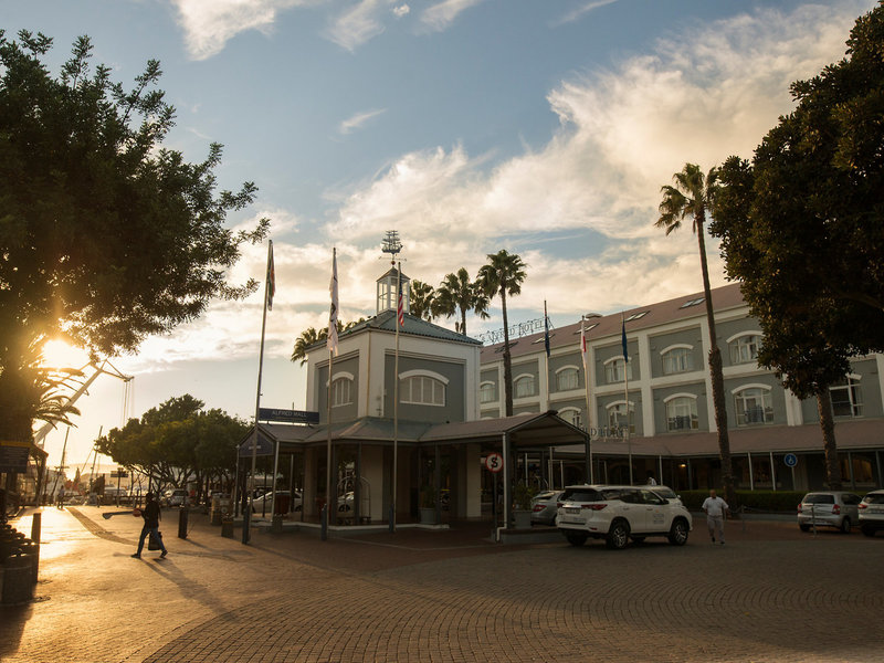 Victoria & Alfred 5 - Exterior